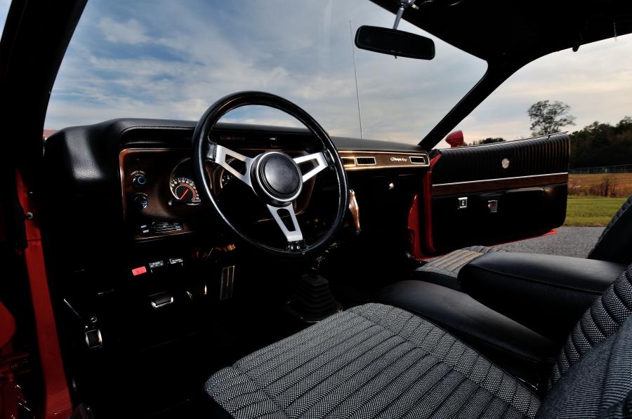 Интерьер Dodge Charger R/T Hemi With Ramcharger Hood Option (WS23) 1971 года  (фото 11 из 40)